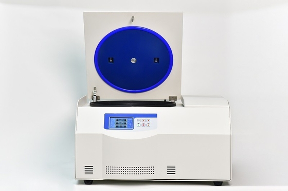 Labtech อุปกรณ์หลอมศูนย์กลางความจุขนาดใหญ่ความเร็วสูงเย็น 21000 รอบ / นาที