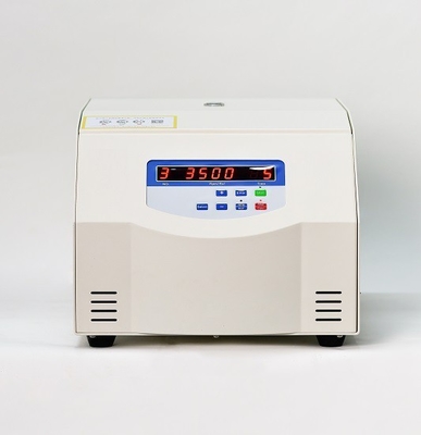 4x400ml โต๊ะอัตราการเคลื่อนไหวความเร็วต่ํา Centrifuge ด้วยมอเตอร์ความถี่