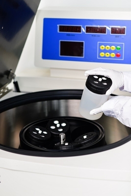 8000 รอบ / นาที พื้นยืน Cooling เครื่อง centrifuge 6x1000ml