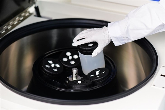 8000 รอบ / นาที พื้นยืน Cooling เครื่อง centrifuge 6x1000ml